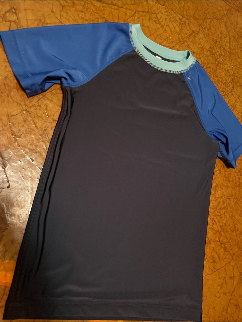 Tea Collection Boys Navy and Blue Short-Sleeve Rash-guard Sz 8